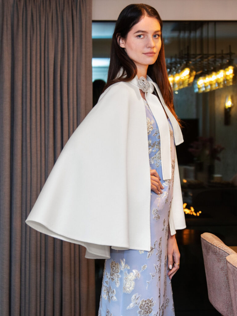 Unveiling Our Luxurious Cashmere Capes for Women in New Colours Safiro